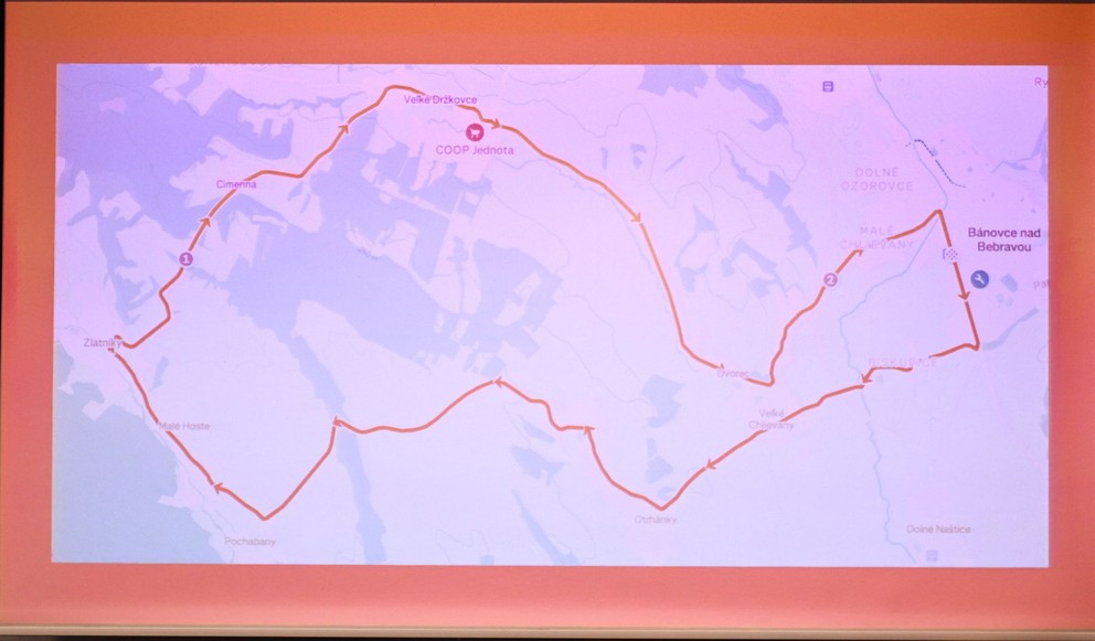 Predstavenie trasy cyklistického okruhu počas tlačovej konferencie pri príležitosti predstavenia Spoločných majstrovstiev Slovenskej a Českej republiky v cestnej cyklistike 2025.