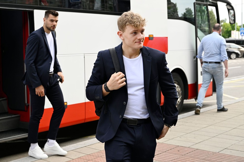 Adam Sýkora pred odletom slovenskej hokejovej reprezentácie na MS vo Švédsku.