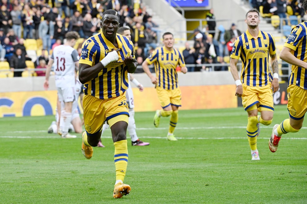 Na snímke Alioune Sylla (Dunajská Streda) sa raduje po strelení gólu počas finále play off v Niké lige o Európsku konferenčnú ligu (EKL) FC DAC 1904 Dunajská Streda - FK Železiarne Podbrezová .
