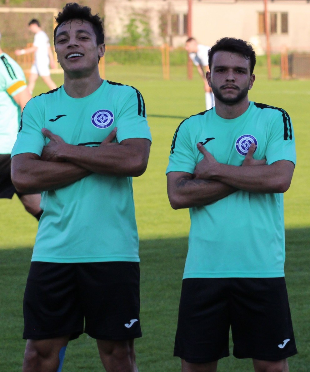 Duo zimných posíl z Brazílie – Brayan (zľava) a Victor po víťazstve s Trsticami (3:0).