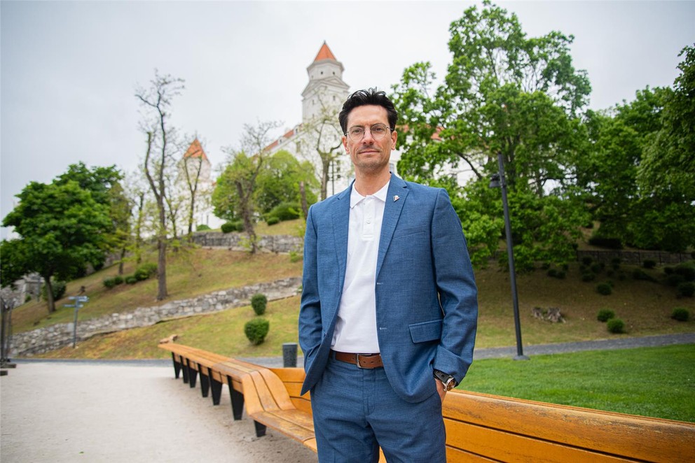 Kanaďan Brad Tapper sa stal hlavným trénerom HC Slovan Bratislava. 