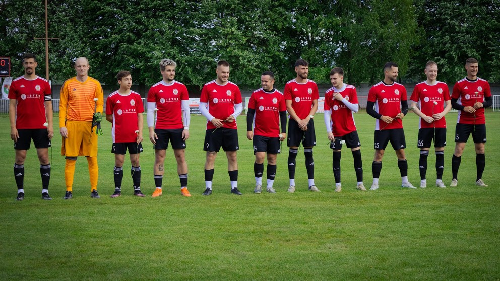 FC Jelka - T. Huszár, M. Harag, M. Nagy, R. Kotulič, A. Burian, J. Michalov, I. Bodnar, D. Kilacsko, A. Bajnok, A. Freňák a D. Huszár. 