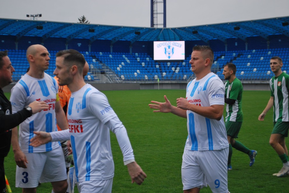 Presadí sa kanonier AC Nitra Matúš Paukner (9) aj proti druhej najlepšej obrane V. ligy z FK Bešeňov?