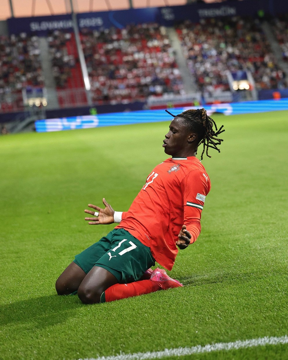 Geovany Quenda oslavuje gól na EURO U21 2025