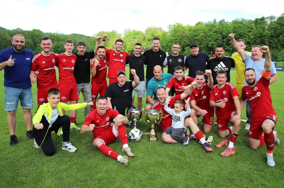 Futbalisti Spartaka Medzev.