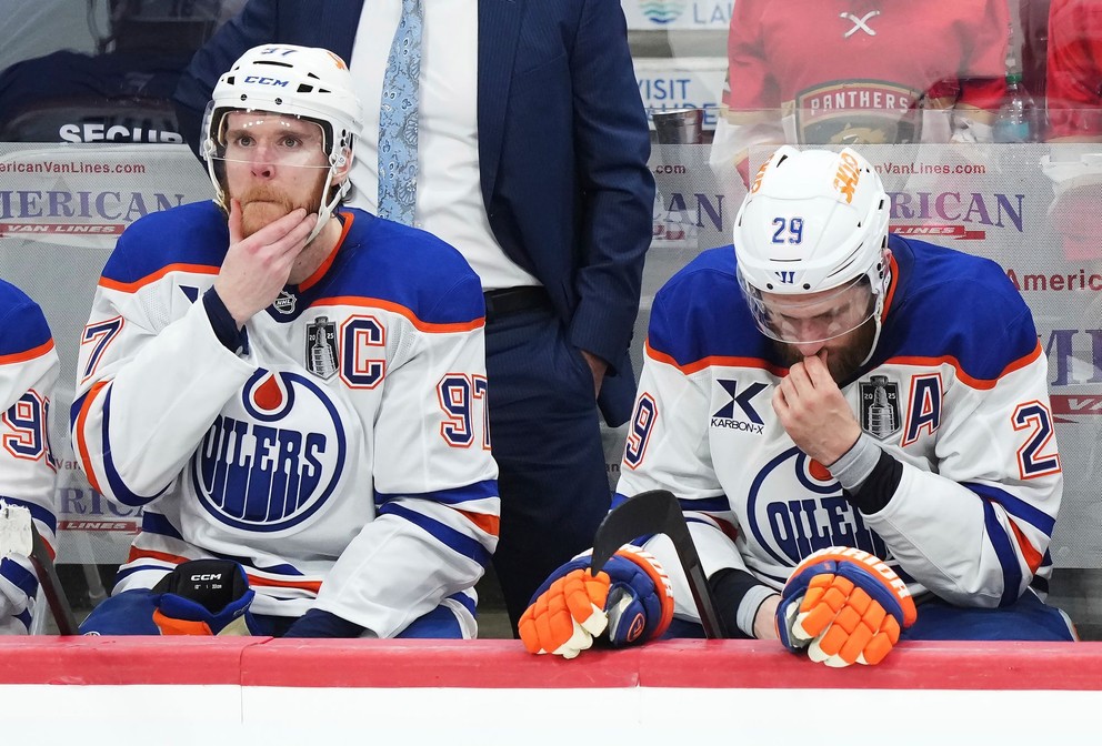 Connor McDavid (97) a Leon Draisaitl (29).