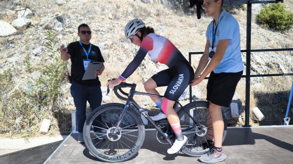 Cyklistka Karolína Hajduková.