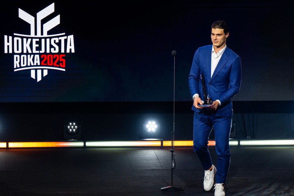 Juraj Slafkovský získal cenu v kategórii Najlepší útočník (Cena Jozefa Golonku)