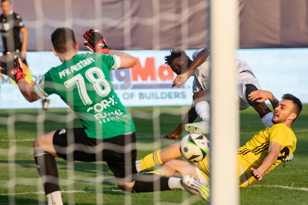 Víťazný gól duelu FC Nitra – Piešťany (3:2) dal 18-ročný Nigérijčan Adamu.