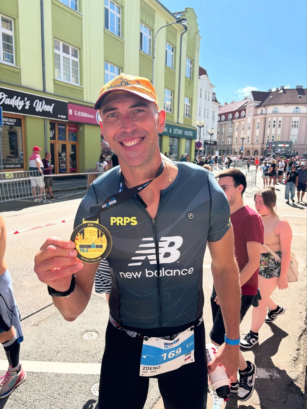 Zdeno Chára v cieli pretekov IRONMAN 70.3 v Hradci Králové.