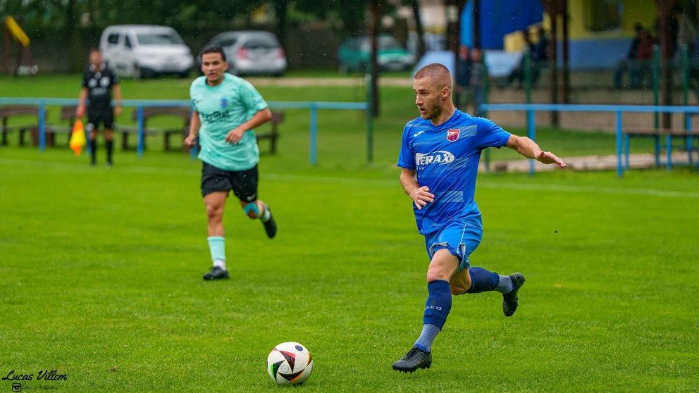 Najväčšia letná posila nováčika piatej ligy Martin Blaho (vpravo).