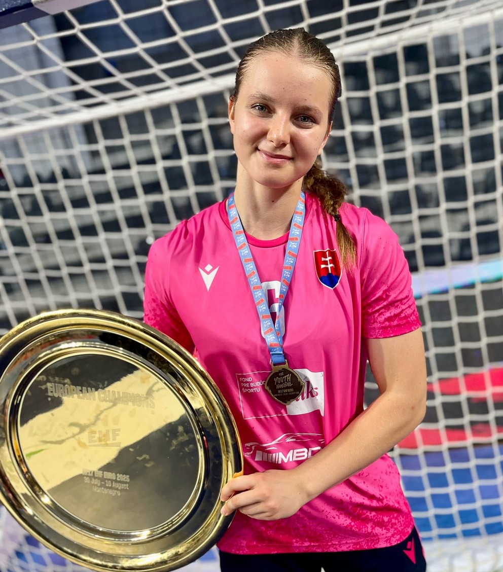 Slovenská hádzanárka Mária Bartková po triumfe na EURO do 17 rokov 2025.