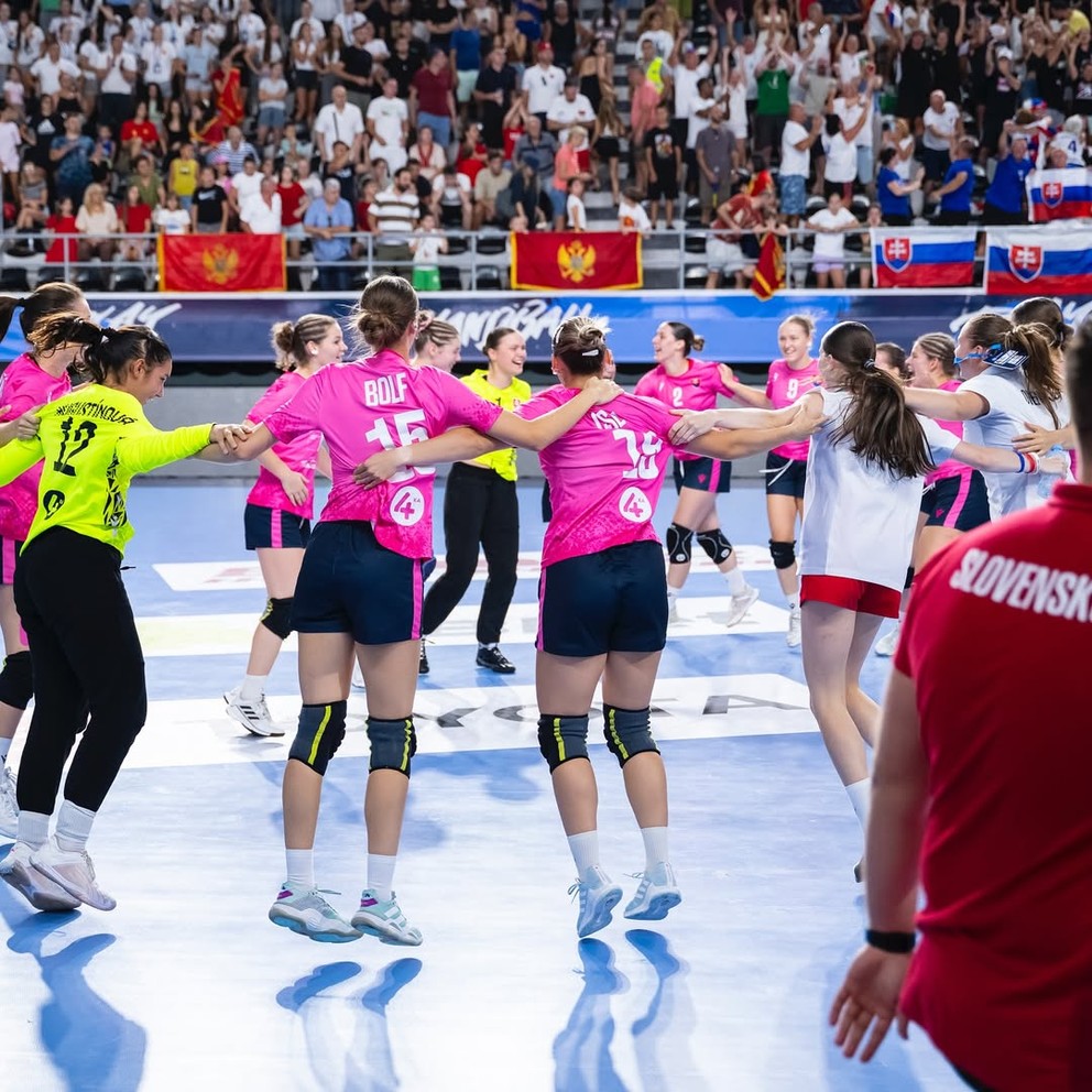 Slovenské hádzanárky do 17 rokov počas ME v Podgorici 2025.