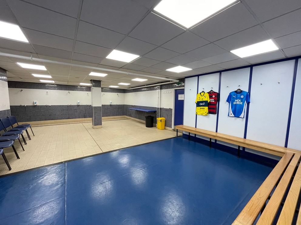 Stroho pôsobiaca kabína hostí na štadióne Goodison.