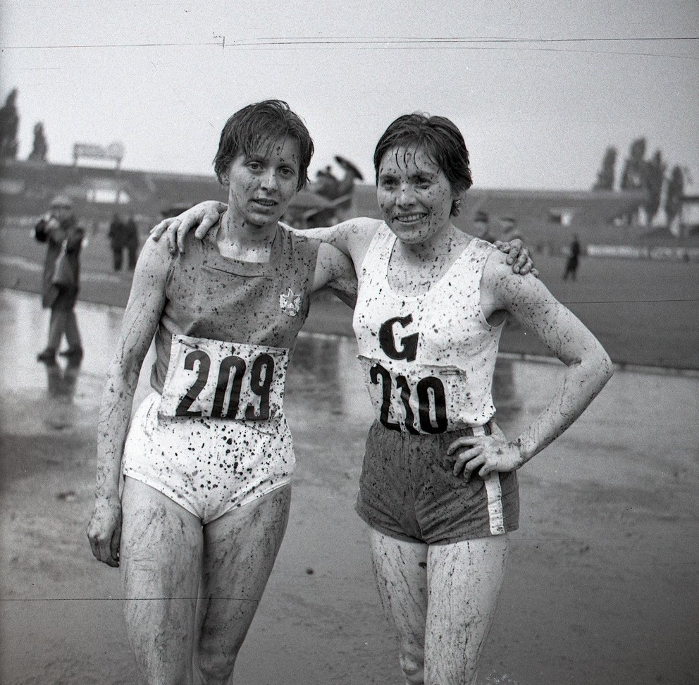 Bežkyne Jaroslava Jehličková a Marie Ingrová na mítingu Veľká cena Pravdy v roku 1965.
