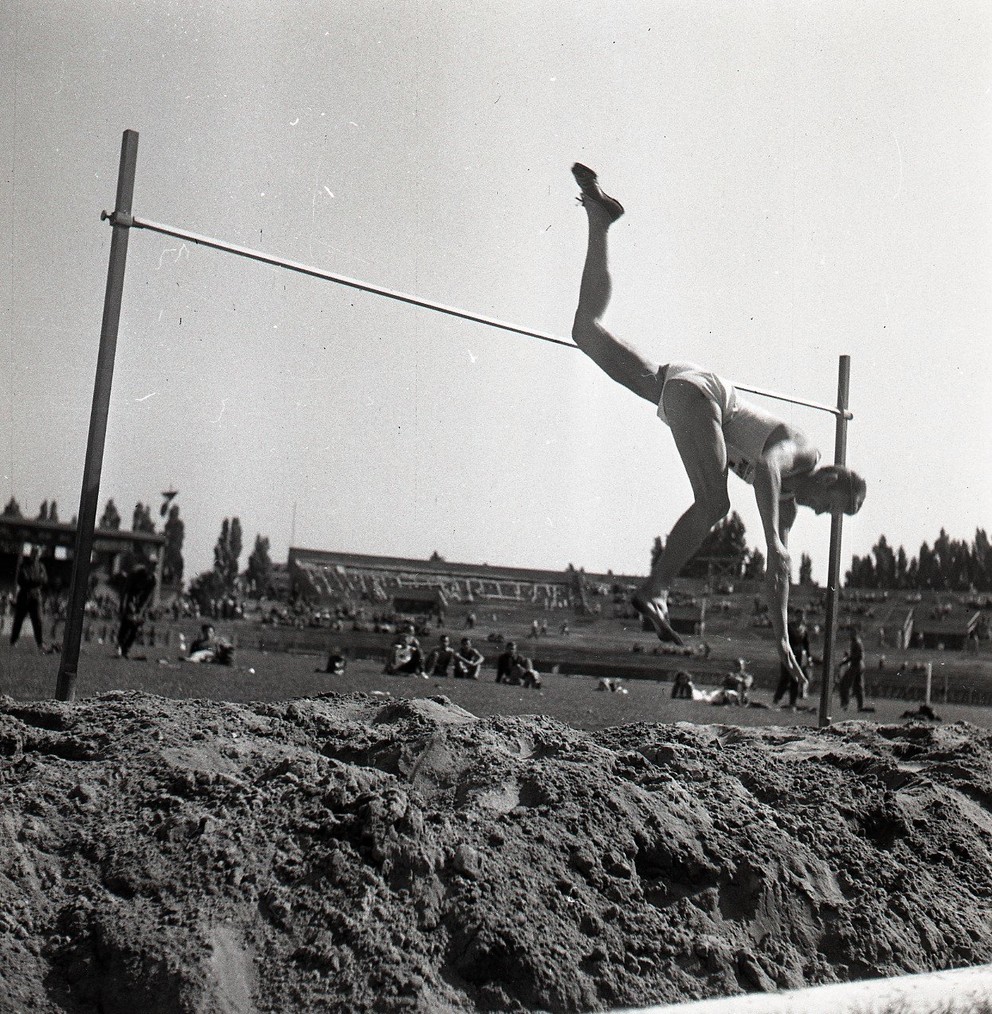 Matejka z Dynama Praha, víťaz v skoku do výšky na mítingu v roku 1959 (spolu s Kašparom z Dukly Praha).
