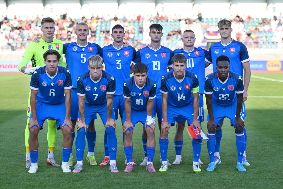 Základná jedenástka reprezentácie Slovenska U21 pred kvalifikačným zápasom na ME 2027 hráčov do 21 rokov D-skupiny Slovensko - Andorra.