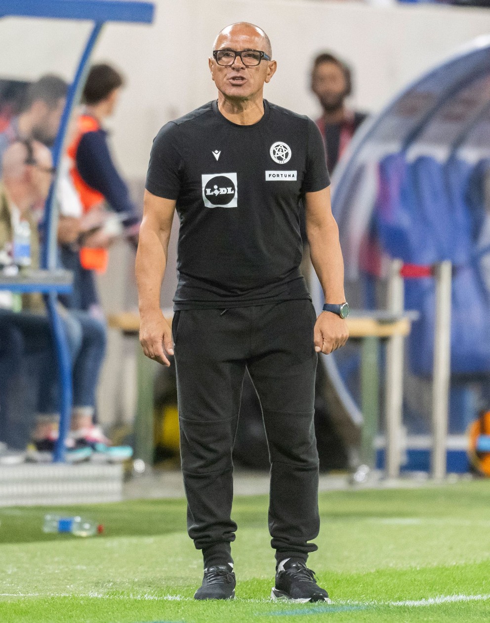 Na snímke tréner Slovenska Francesco Calzona  počas zápasu A-skupiny európskej kvalifikácie MS 2026 vo futbale Luxembursko - Slovensko.