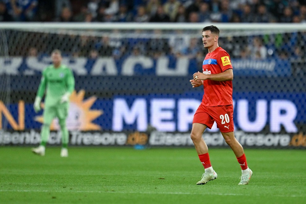 Adrián Kaprálik v drese Holsteinu Kiel.