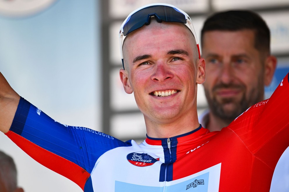 Lukáš Kubiš počas domácich pretekov Okolo Slovenska 2025.