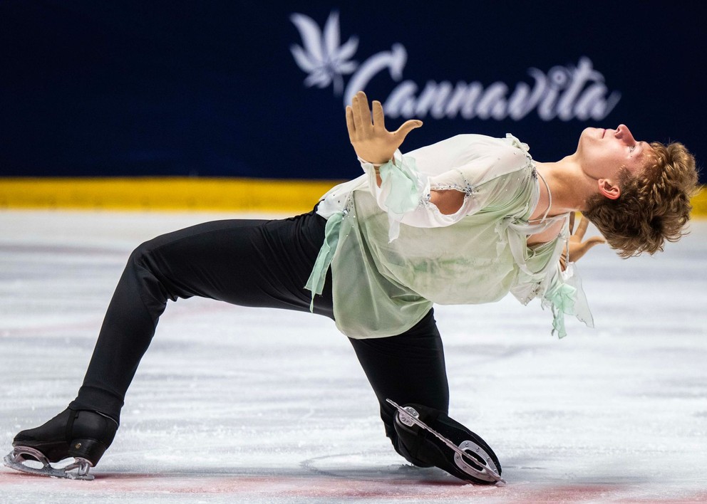 Slovenský krasokorčuliar Lukáš Václavík počas krátkeho programu mužov na 33. ročníku Memoriálu Ondreja Nepelu.