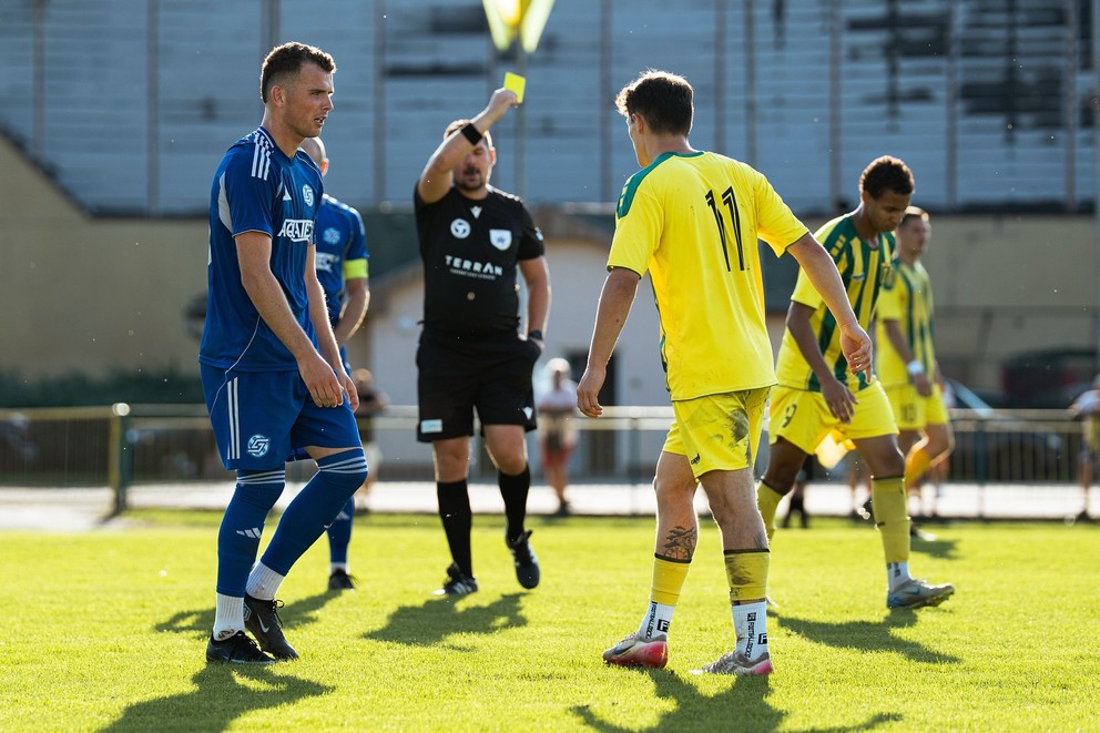 Strelec Lukáš Slávik (vľavo) sa do materskej Dubnice vrátil minulú zimu z druholigovej Považskej Bystrice.