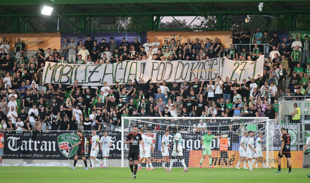 Fanúšikovia Prešova počas zápasu 8. kola futbalovej Niké ligy FC Tatran Prešov - MFK Ružomberok.