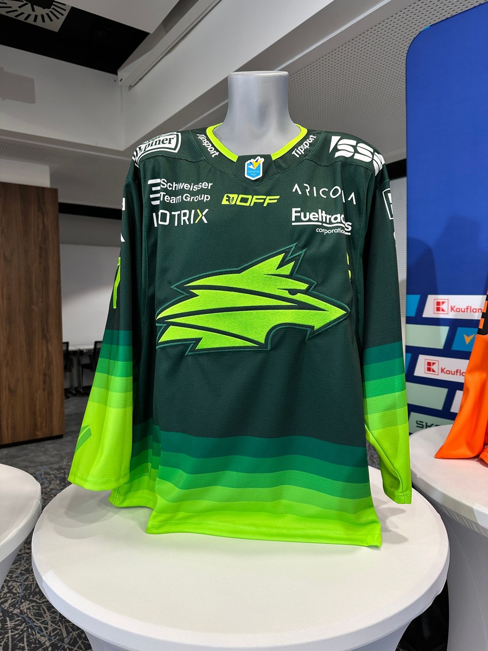 Staronové dres tímu Vlci Žilina. 