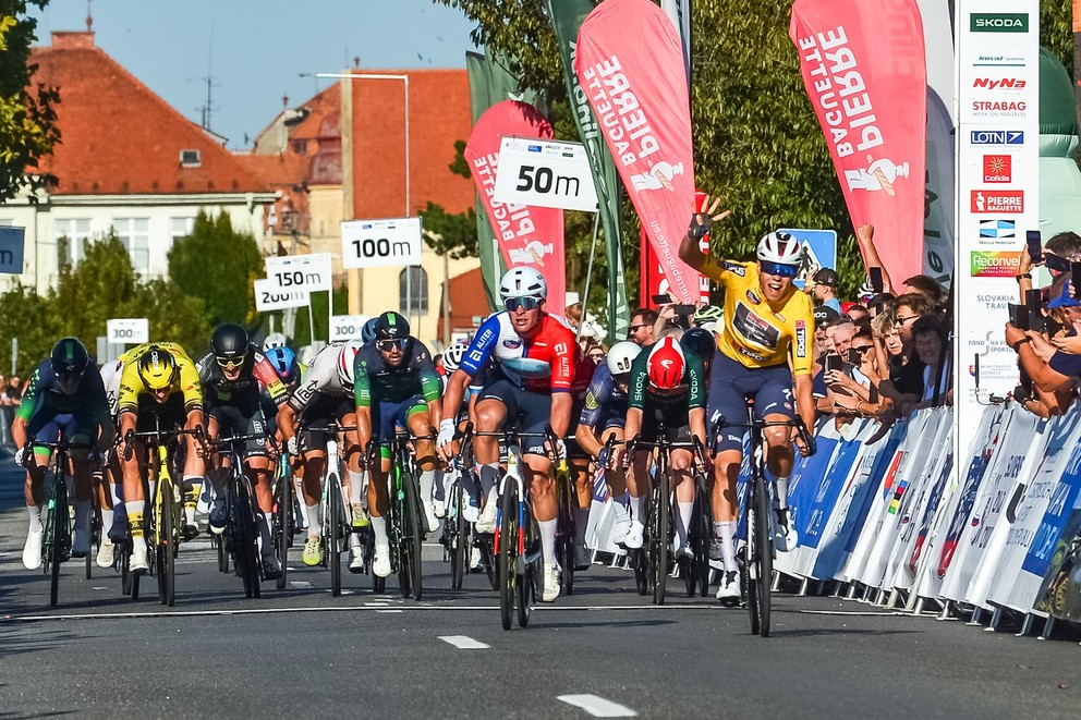 Paul Magnier vyhral aj 4. etapu na Okolo Slovenska 2025 pred Lukášom Kubišom. 