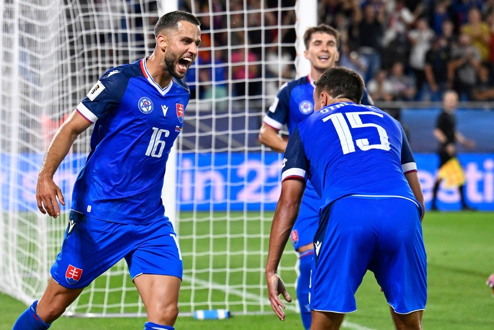 Slovenskí futbalisti obsadili v kvalifikačnej skupine o postup na MS drihé miesto a v baráži sa v marci stretnú s Kosovom.