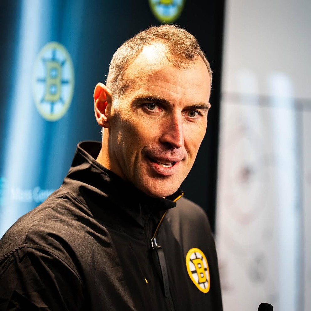 Zdeno Chára sa stal poradcom tímu Boston Bruins.