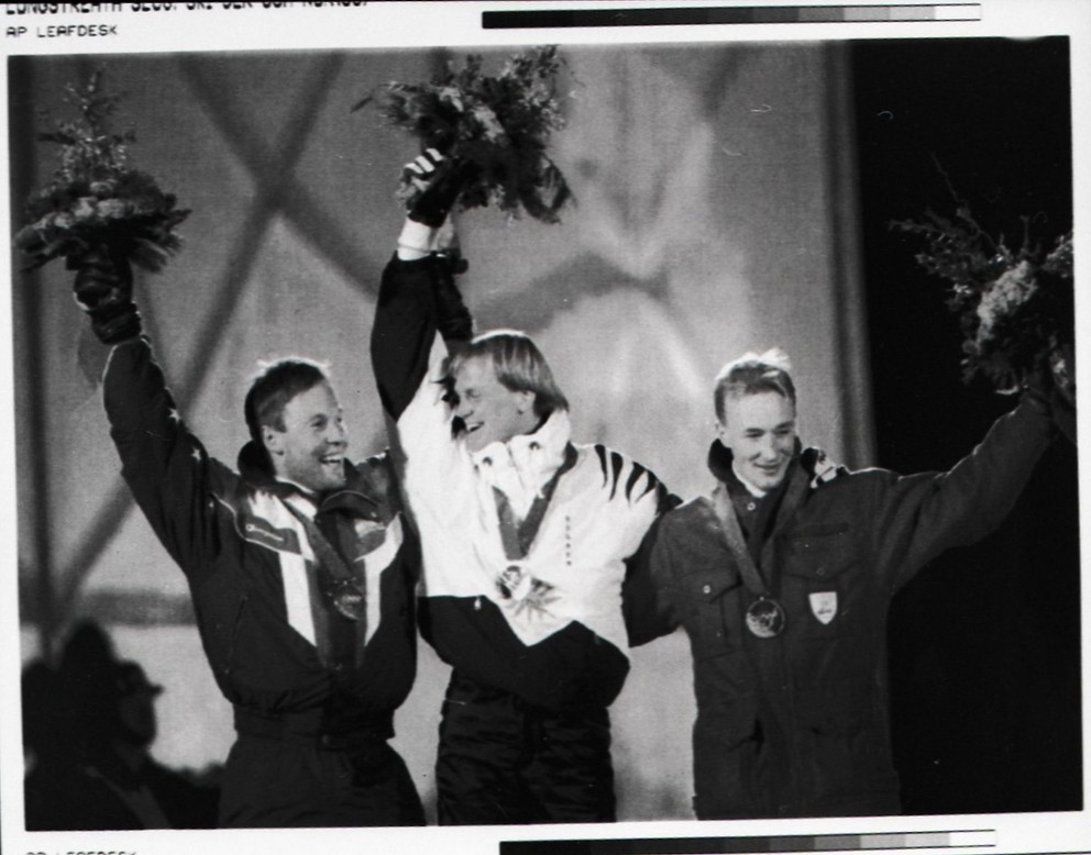 Zľava: Tommy Moe (USA-striebro), Markus Wasmeier (Nemecko-zlato) a Kjetil Andre Aamodt (Nórsko-bronz) na ZOH v Lillehammeri 1994.