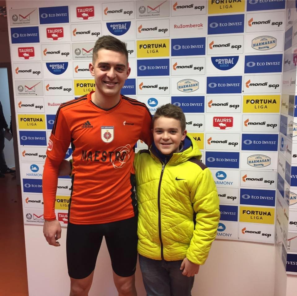 Michal Faško v roku 2017 ako hráč Ružomberka so svojim mladším bratom Šimonom. 