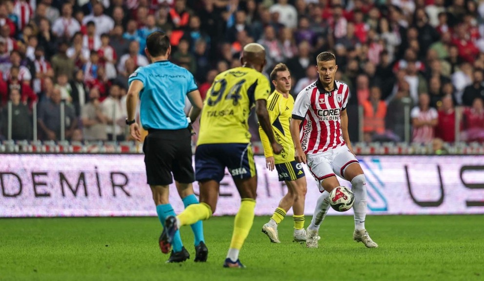 Ľubomír Šatka v zápase proti Fenerbahce.
