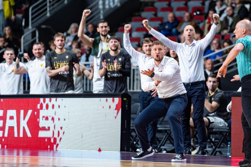 Momentka zo zápasu VEF Riga - Patrioti Levice.