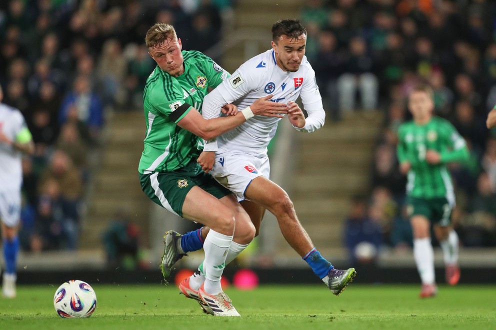 David Strelec (v bielom).