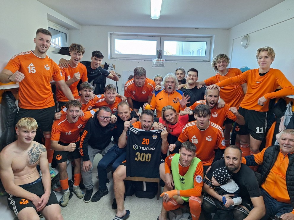 Víťazná fotka Lučenčanov zo šatne.