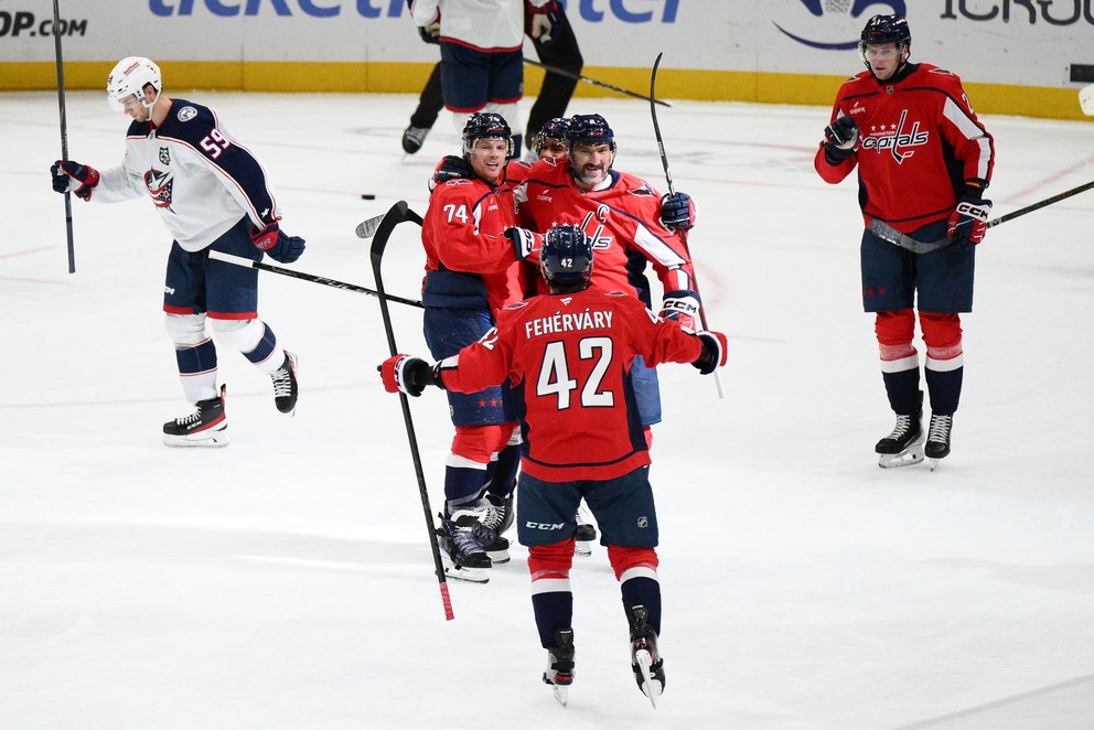 Slovenský obranca Martin Fehérváry počas zápasu zámorskej NHL Washington Capitals - Columbus Blue Jackets.