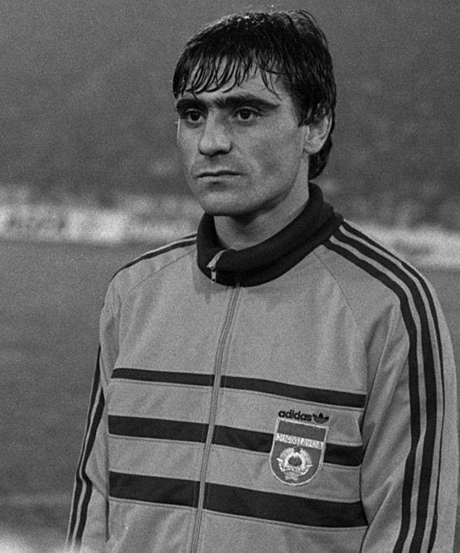 Fadil Vokrri v drese Juhoslávie v roku 1987.