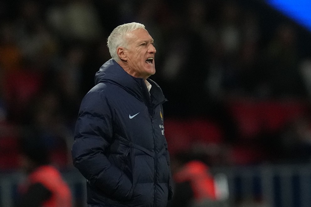 Tréner Francúzska Didier Deschamps reaguje v zápase D-skupiny európskej kvalifikácie na MS 2026 Francúzsko - Ukrajina.
