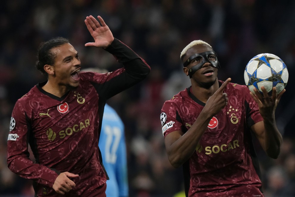 Victor Osimhen oslavuje gól.