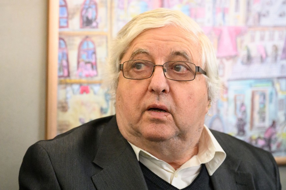 Karol Dobiaš v októbri 2025 na krste knihy Bohémové v kopačkách.