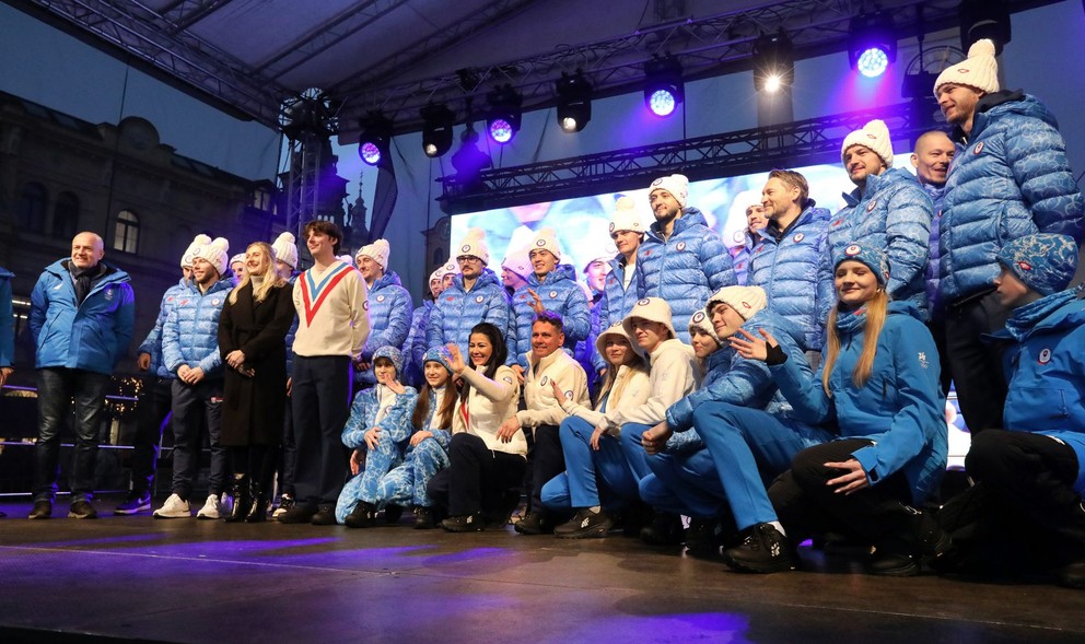 Slovenský olympijský a športový výbor (SOŠV) na vianočných trhoch v Banskej Bystrici predstavil oblečenie pre zimné olympijské hry v Miláne a Cortine.