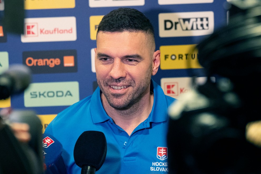 Tréner slovenskej hokejovej reprezentácie do 20 rokov Peter Frühauf.