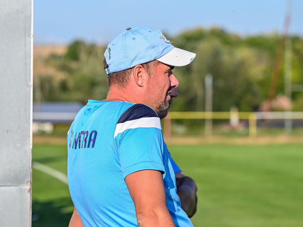 Tréner AC Nitra Miloš Krško.