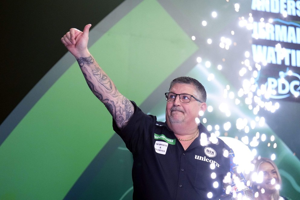 Škótsky šípkar Gary Anderson počas MS 2026.