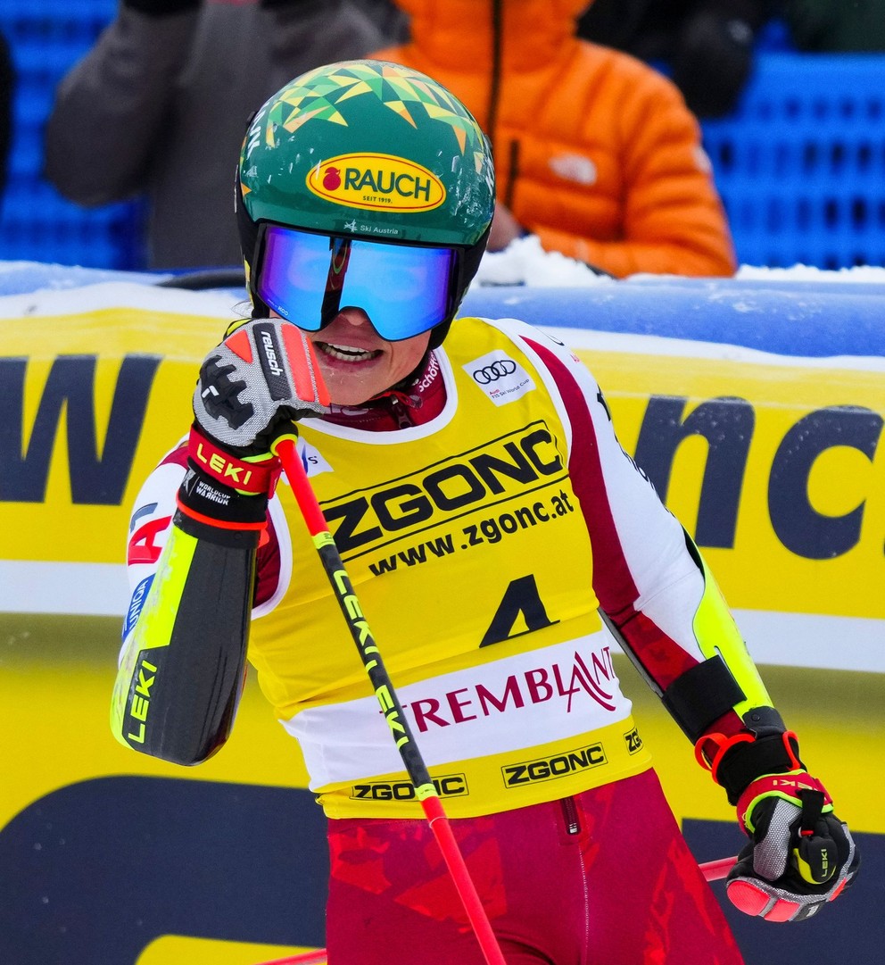 Julia Scheibová v cieli. 