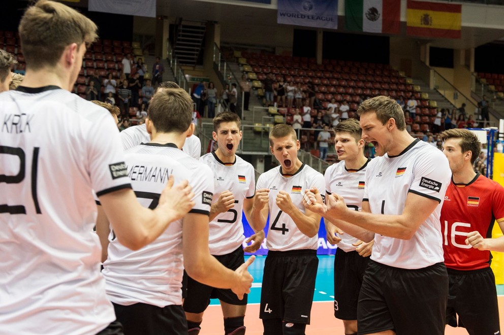 Adam Kocian v drese nemeckej volejbalovej reprezentácie. 