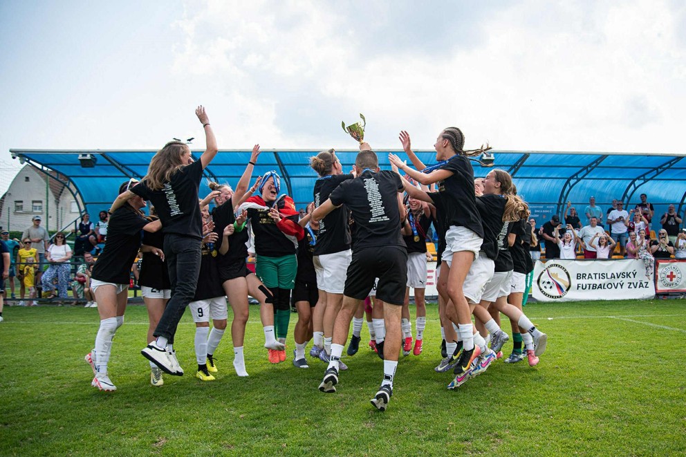 Majstrovská radosť dievčat Spartaku Trnava.