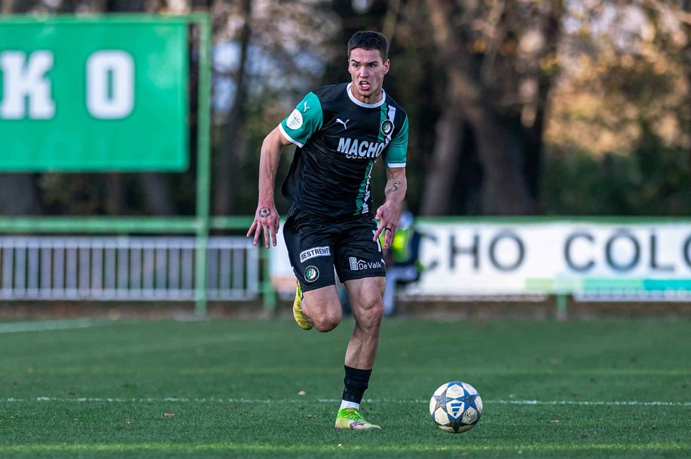 Nicolas Kurej v drese OFK Dynamo Malženice.